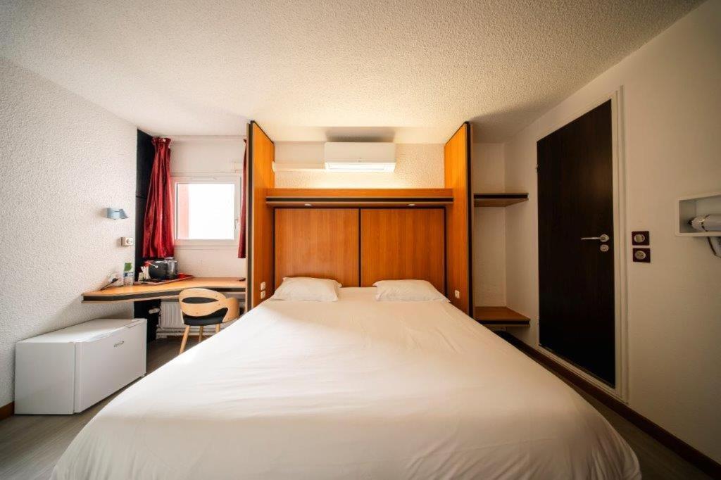 Brit Hotel La Bonne Etape 에브뢰 외부 사진