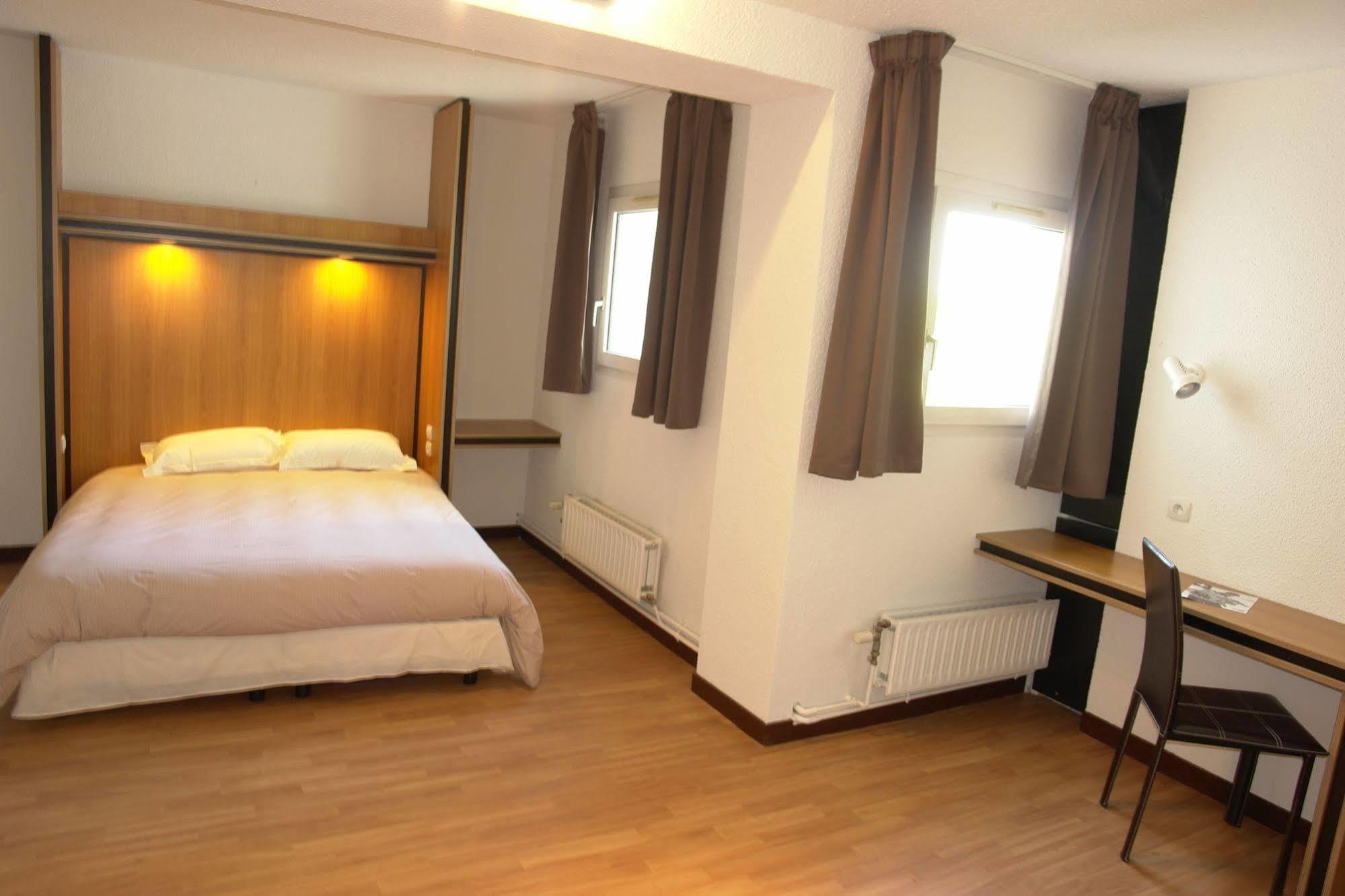 Brit Hotel La Bonne Etape 에브뢰 외부 사진